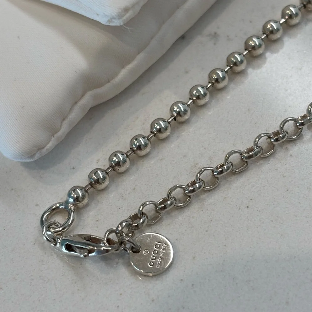 Gucci Silver Logo Pendant Necklace - Picture 6 of 8